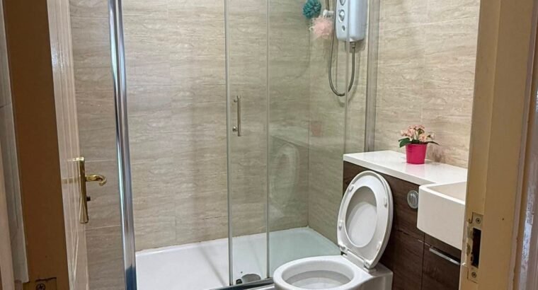 Room to Rent for a Couple or Single Person – Dublin 17