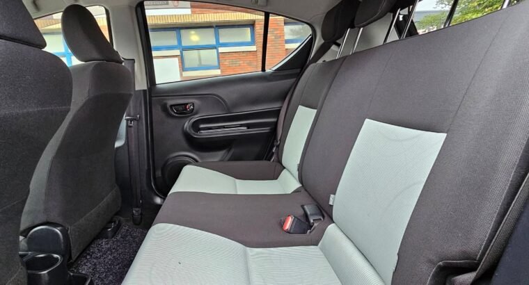 Toyota Aqua 2013 Automatic 1.5 Hybrid – 92,100 km